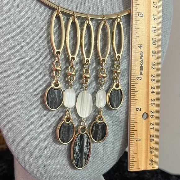 Chico’s Gold Tone Black & White Dangle Beaded Bib Necklace - Picture 6 of 7